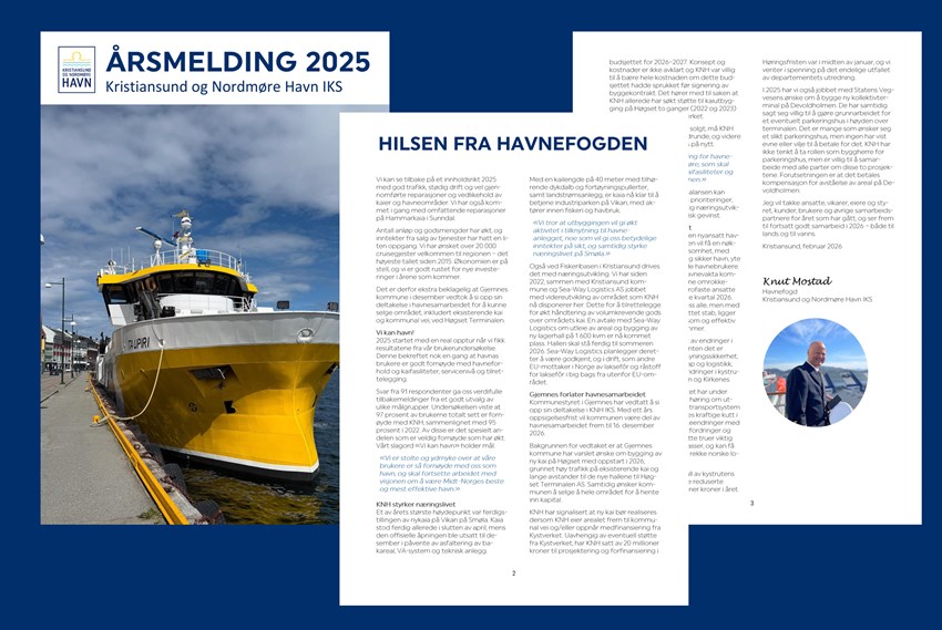 Montasje med sider fra administrasjonens årsmelding.