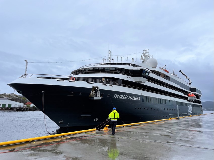 Cruiseskipet «World Voyager» til kai i Kristiansund. Foto.