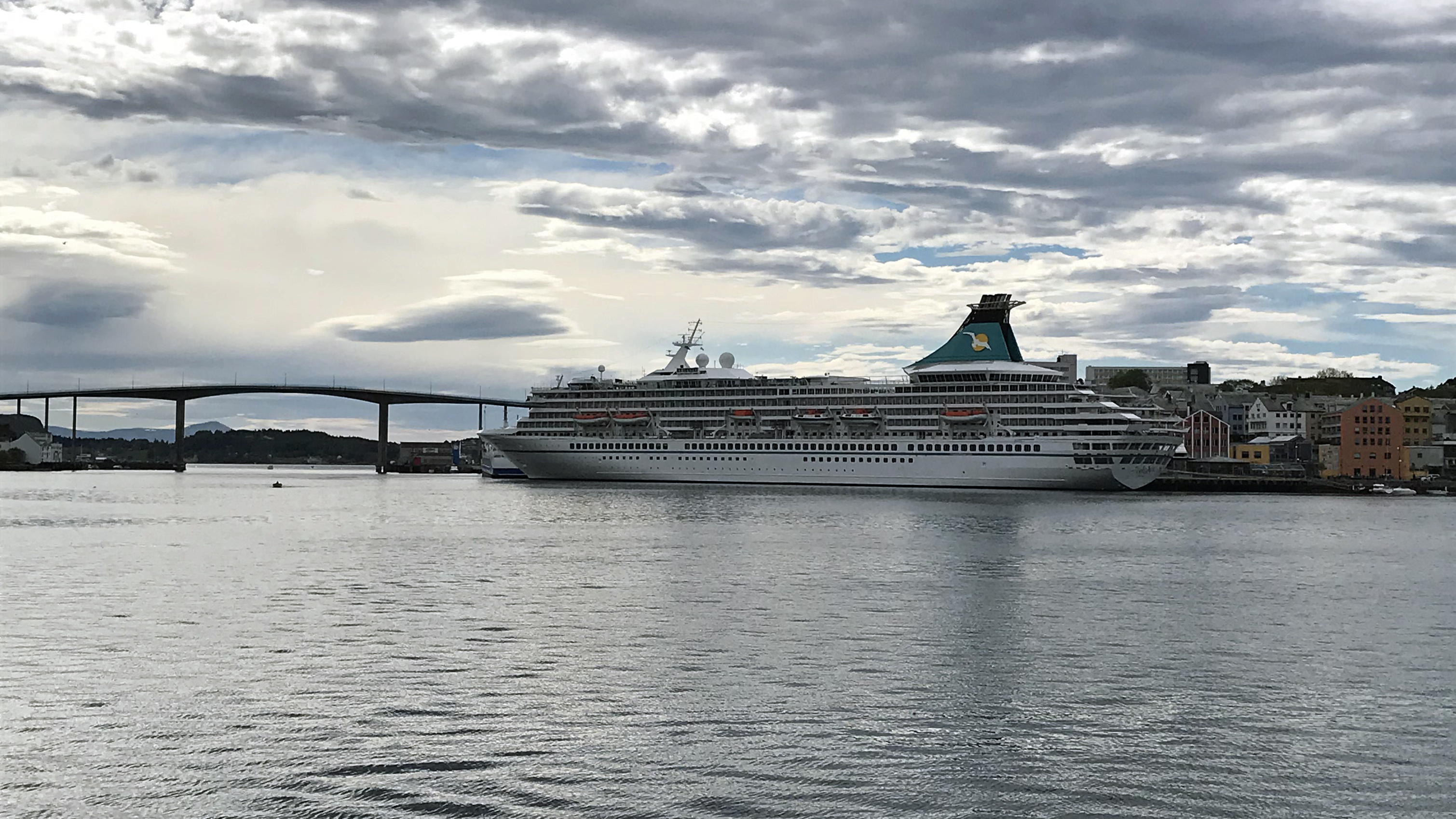 «Artania» bringer 1100 tyske cruisegjester til Kristiansund
